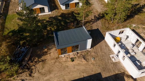 Фото построенного дома по проекту FLAT_43 от аккредитованного застройщика "Два Этажа", Барнаул, Фирсово, ЖК Палитра, ул Гвоздичная, фото 6